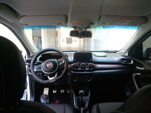 Fiat Cronos 1.8 Precision Pack Premium