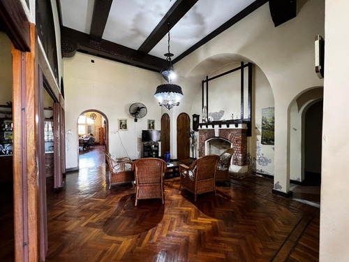 Local Comercial En Alquiler / Casona / Oficina