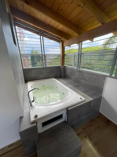 Penthouse De Renta Con Jacuzzi En Los Laureles, Santiago