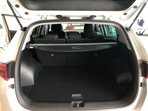 Imagen 12 de 14 de Kia Sportage Desire Mecanica 2022