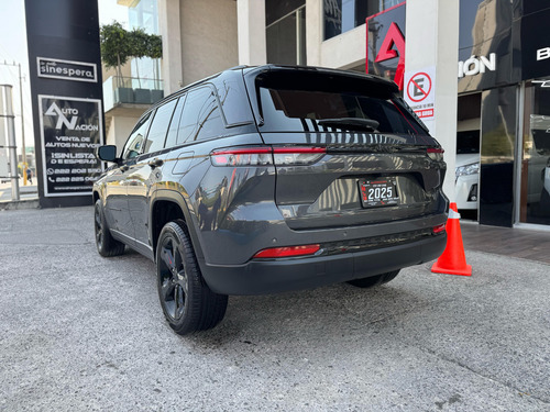 Jeep Grand Cherokee ALTITUDE V6 4X2