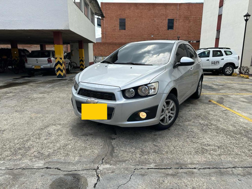 Chevrolet Sonic 1.6 Lt 5 p