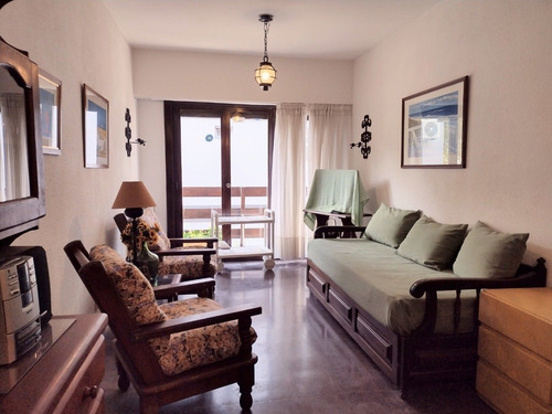 Imagen 4 de 12 de Departamento En Venta - 2 Ambientes C/cochera Céntrico