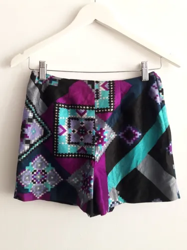 Short vintage tiro alto best sale