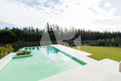 Imagen 18 de 30 de Espectacular Casa En El Golf - Nordelta A Estrenar!!