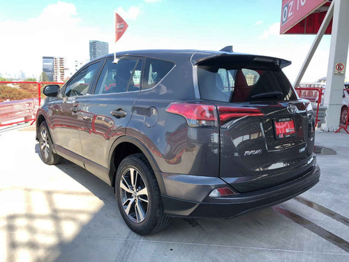 Imagen 3 de 14 de Toyota Rav4 2017 5p Le L4/2.5 Aut