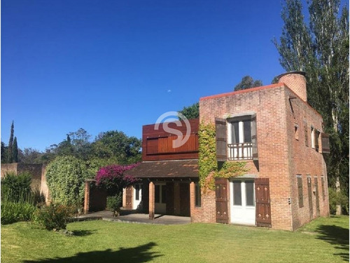 Excelente Casa En Venta En Zona Golf, Financiación - Ref: 4781