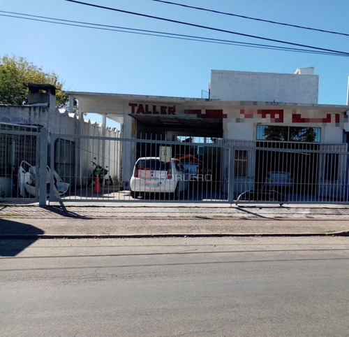 Local Comercial En Alquiler Anual, Maldonado, Excelente Ubicación A Pasos Del Centro De Maldonado, Barrio Sarubbi