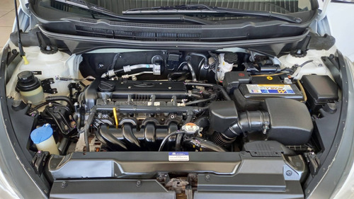 Imagem 10 de 11 de Hyundai Hb20s 1.6 Premium 16v Flex 4p Automático