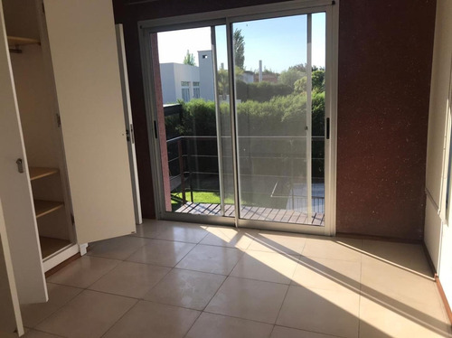 Imagen 5 de 30 de Excelente Casa Sobre Lote Central