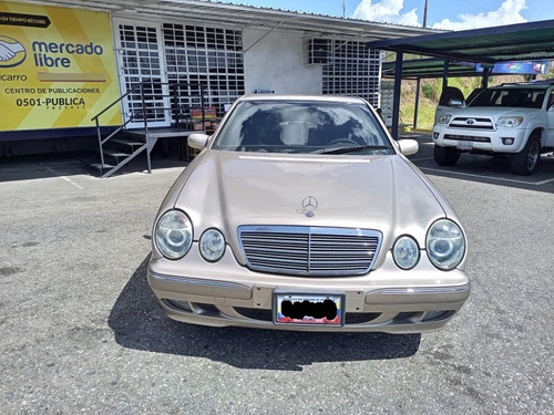 Imagen 2 de 10 de Mercedes Benz E-240