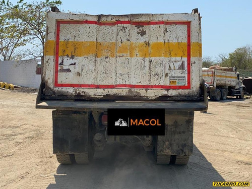 Volquetas Mack Granite