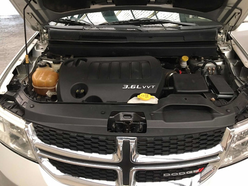 Imagen 12 de 15 de Dodge Journey 2013 3.6 R/t 286cv