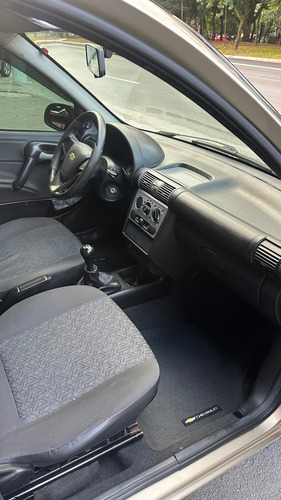 Chevrolet Corsa Classic 1.0 Life Flex Power 4p