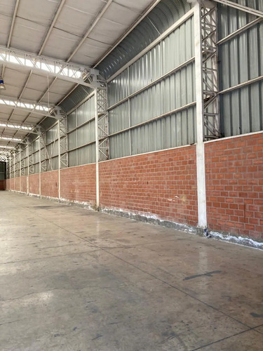Bodega 2391 M2 Excelente, Panamericana Sur, San Bernardo