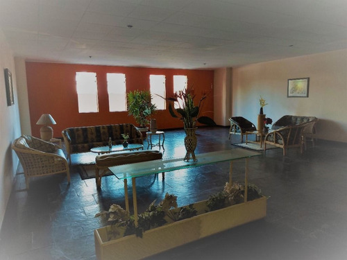 Ótimo Apartamento Em Guarujá! Com 70,54m², 2 Dormitórios, 1 Vaga!!!