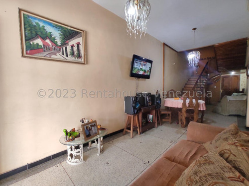 Casa En Venta En Maracay Urb Las Delicias Santa Rita Rah 25-10984 Meglisf