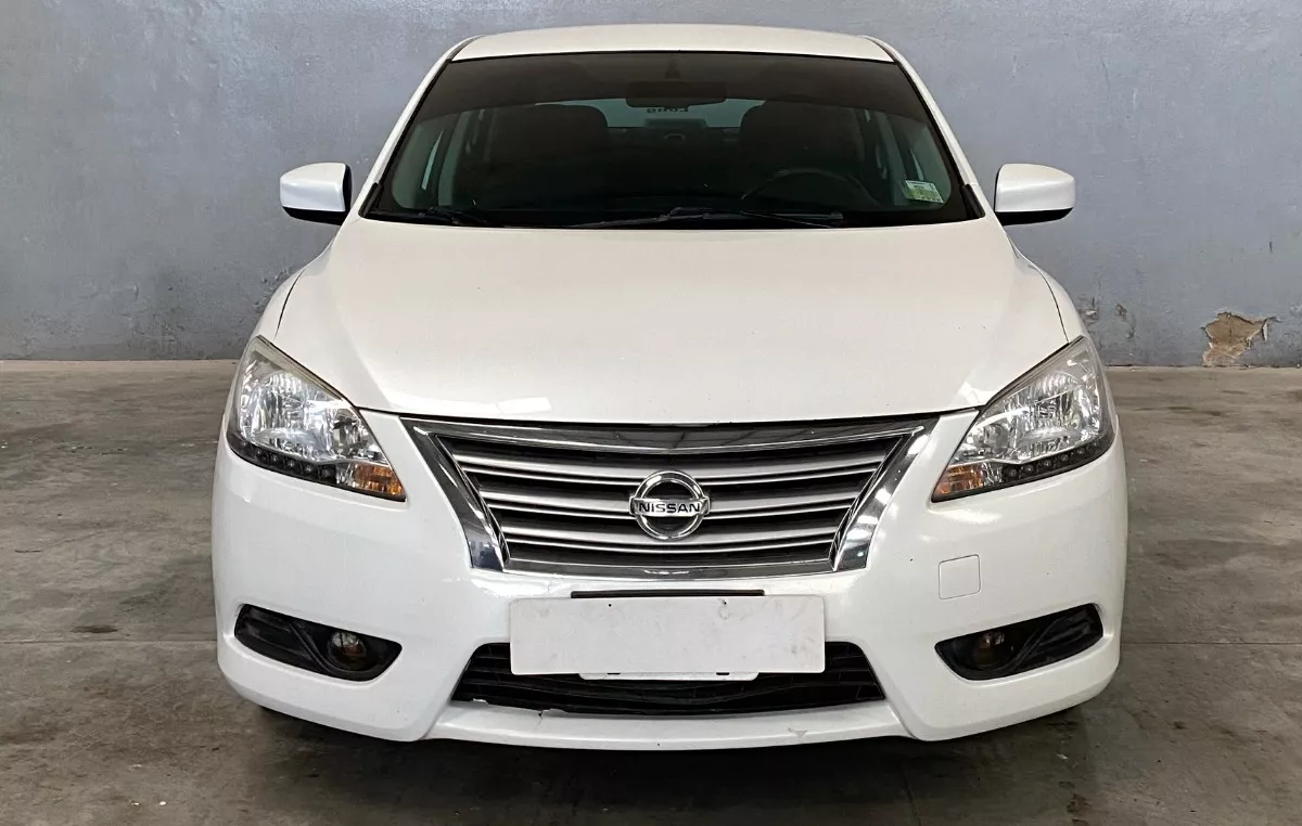 Nissan Sentra Advance 1.8 - 2015