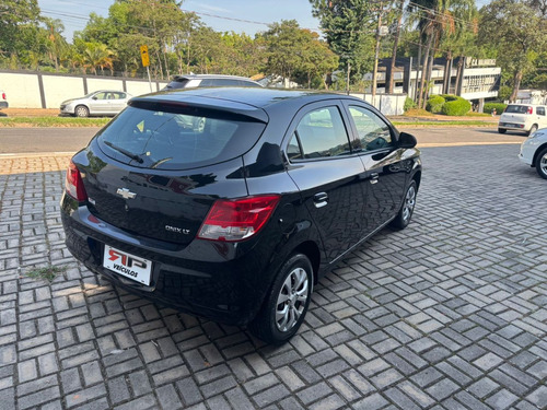 Chevrolet Onix ONIX HATCH LT 1.0 8V FlexPower 5p Mec.