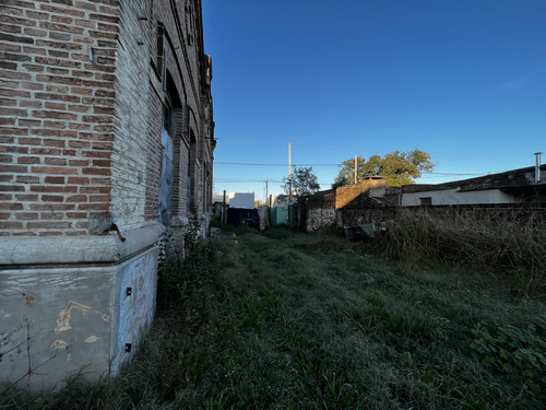 Vendo Histórico Edificio En Basavilbaso, Entre Ríos.