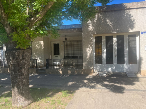 Hermosa Casa En La Localidad De Murphy