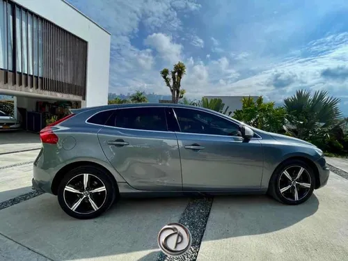 Volvo V40 2.0 T4 Drive-e R-design