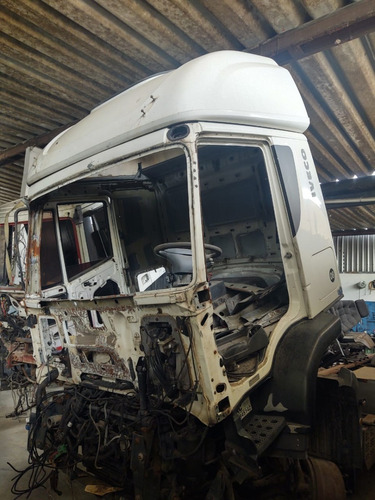 Cabine Iveco Cursor 330 Ano 2010