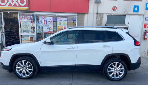 Imagen 4 de 15 de Jeep Cherokee 2015 2.4 Latitude Mt