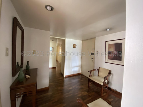 Magnífico Apartamento En Alquiler La Carlota Full Amoblado, Con Excelente Distribución, Amplio Y Luminoso Consta De 141 Mts2, Vi Mls #24-11566