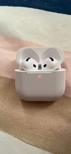 AirPods 4ta Generación Con Cancelación De Ruido Color Blanco (Usado)