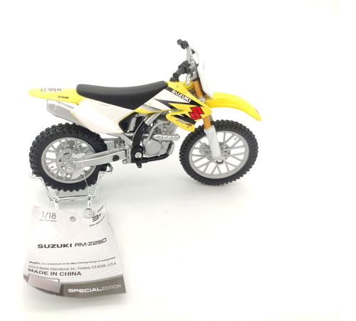Colección de miniaturas de motocicletas 1:18 Cross Maisto, color hierro Suzuki RM-Z250, color amarillo