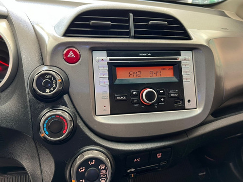 Imagem 13 de 22 de Honda Fit Lx
