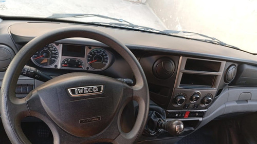 Iveco 30s13 Completa Ar, Direção E Vidros Elétricos. Baú