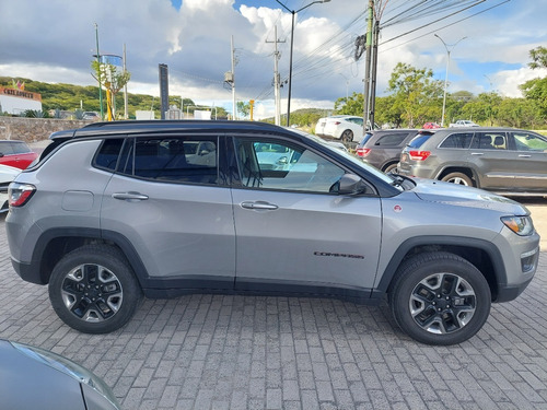 Imagen 4 de 10 de Jeep Compass Trailhawk 2018 Gris