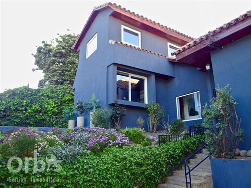 Casa En Venta En Los Dominicos En Las Condes