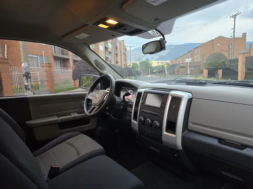Dodge Ram 5.7 1500 Slt 4x2