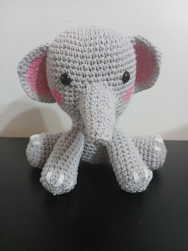 Elefante De Hilo Tejido Al Crochet Artesanal Amigurumi