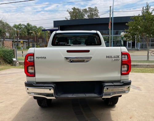 Imagen 12 de 15 de Toyota Hilux D/cabina 2.8 Tdi 204cv A/t 4x4 Srv 0km My2023
