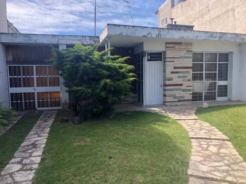 Venta Casa Belgrano Al 1400 - Venta - Morón - Casa  - Permuta