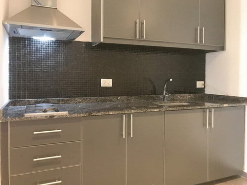 Imagen 5 de 14 de Departamento En Venta En Moreno Excelente Ubicación