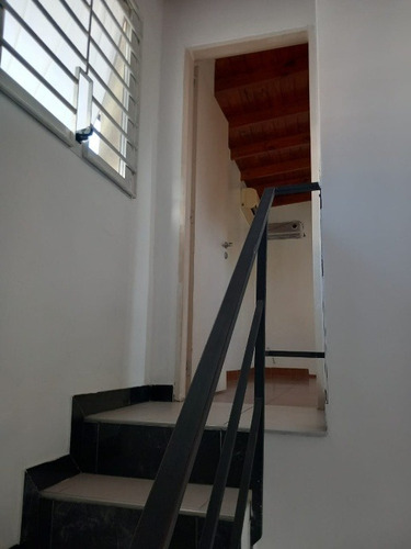 Imagen 11 de 21 de Casa Ph En Alquiler En Villa Luzuriaga