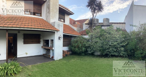 Casa 170 M2, Barrio Punta Mogotes, Mar Del Plata, Provincia De Buenos Aires.
