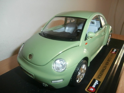 Carro De Coleccion: Volkswagen New Beetle 1998   Escala 1:24