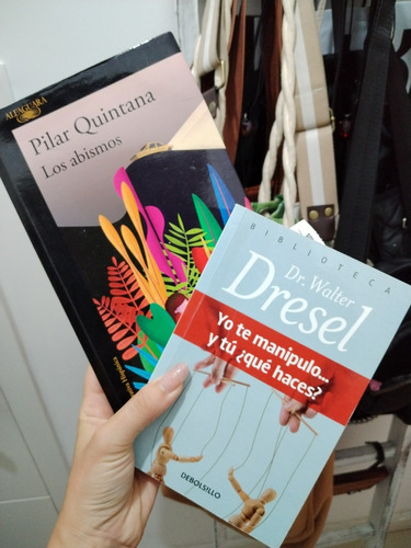 Dos Libros  Los Abismos  Y  Yo Te Manipulo Y Tú Qué Haces?  