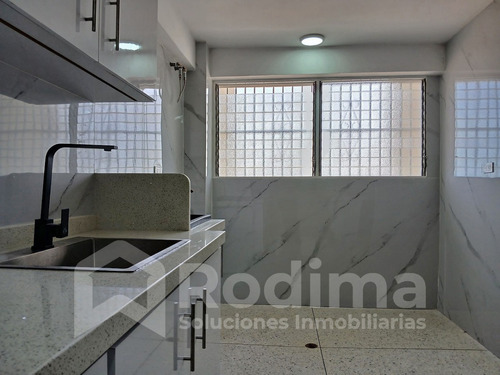 Apartamento En Residencias El Centro, Edificio Conectado A Pozo De Agua