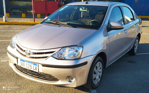 Imagen 6 de 15 de Toyota Etios 2016 1.5 Sedan Xs
