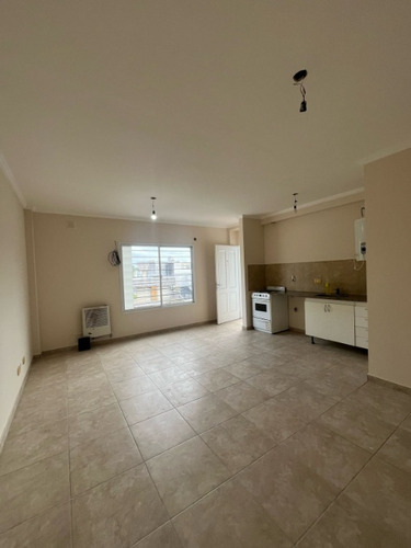 Monoambiente En Alquiler En Moron Sur