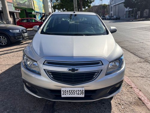 Imagen 8 de 14 de Chevrolet Onix Ltz 2015
