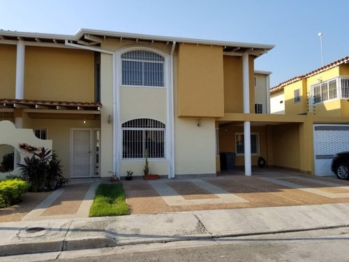Imagen 1 de 17 de Se Vende Excelente Villa Totalmente Remodelada Tapas 04243564365