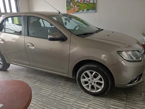 Renault Logan 1.6 Privilege / Intens